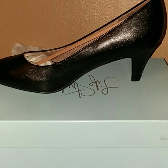Life stride heels - Picture 4 of 6